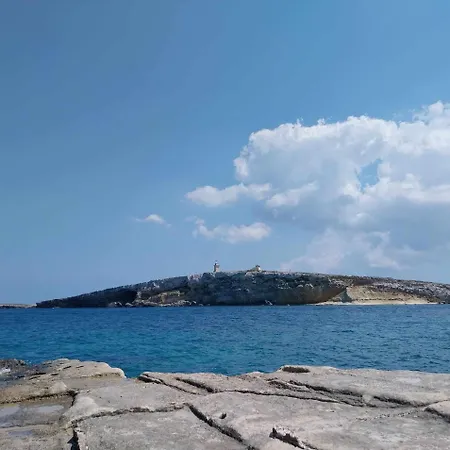 Sunny Large Terrace Wifi Airconditioners Bbq Mellieħa